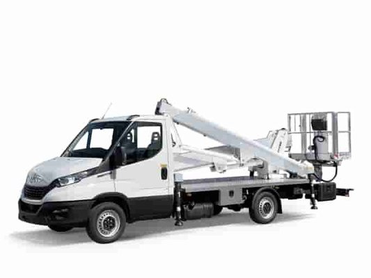 Camion nacelle 17 m - image 1